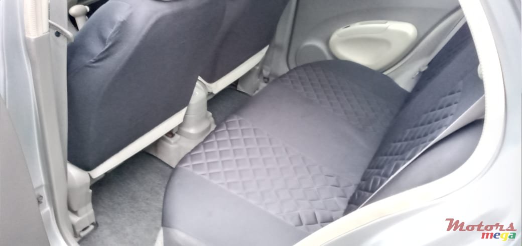 2004' Nissan March photo #6