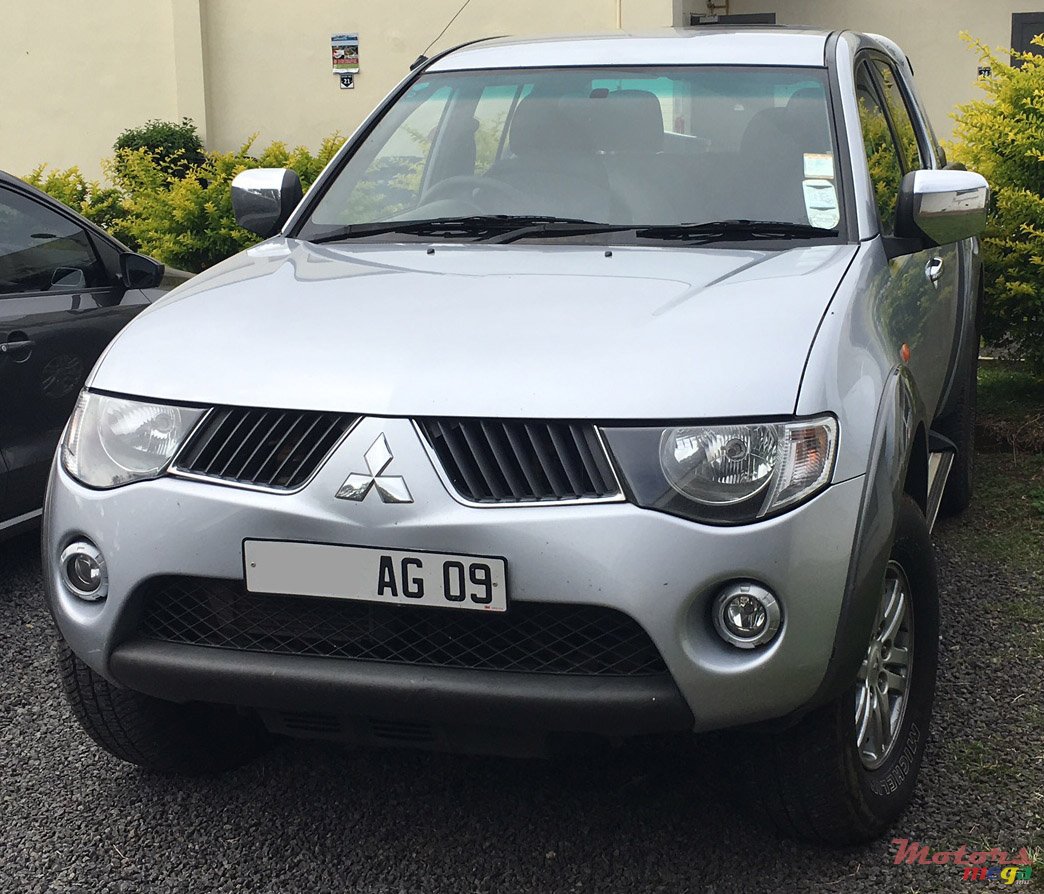 2009' Mitsubishi L 200 SPORTERO photo #1