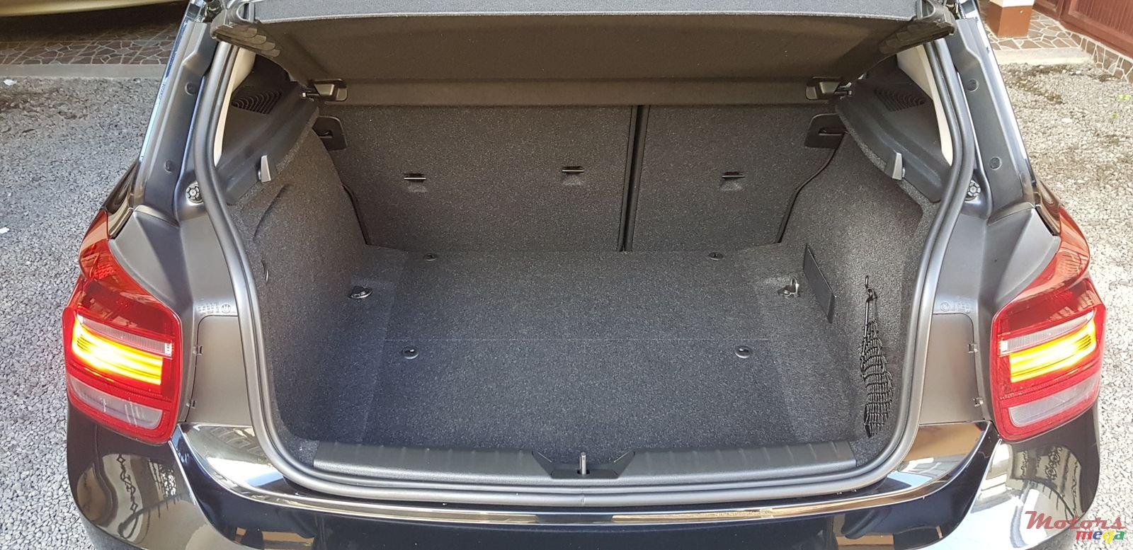 2013' BMW 120 photo #7