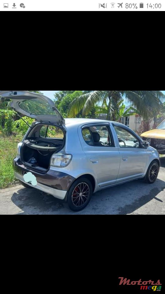 2000' Toyota Vitz photo #4