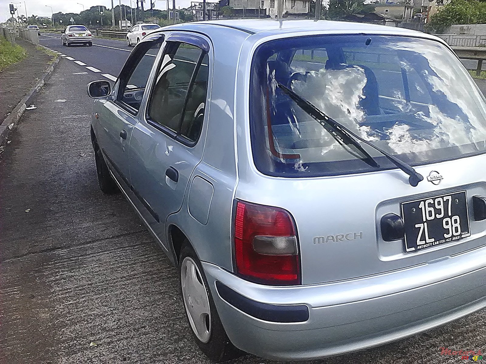 1998' Nissan photo #1