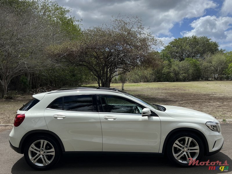 2017' Mercedes-Benz GLA 200 photo #5