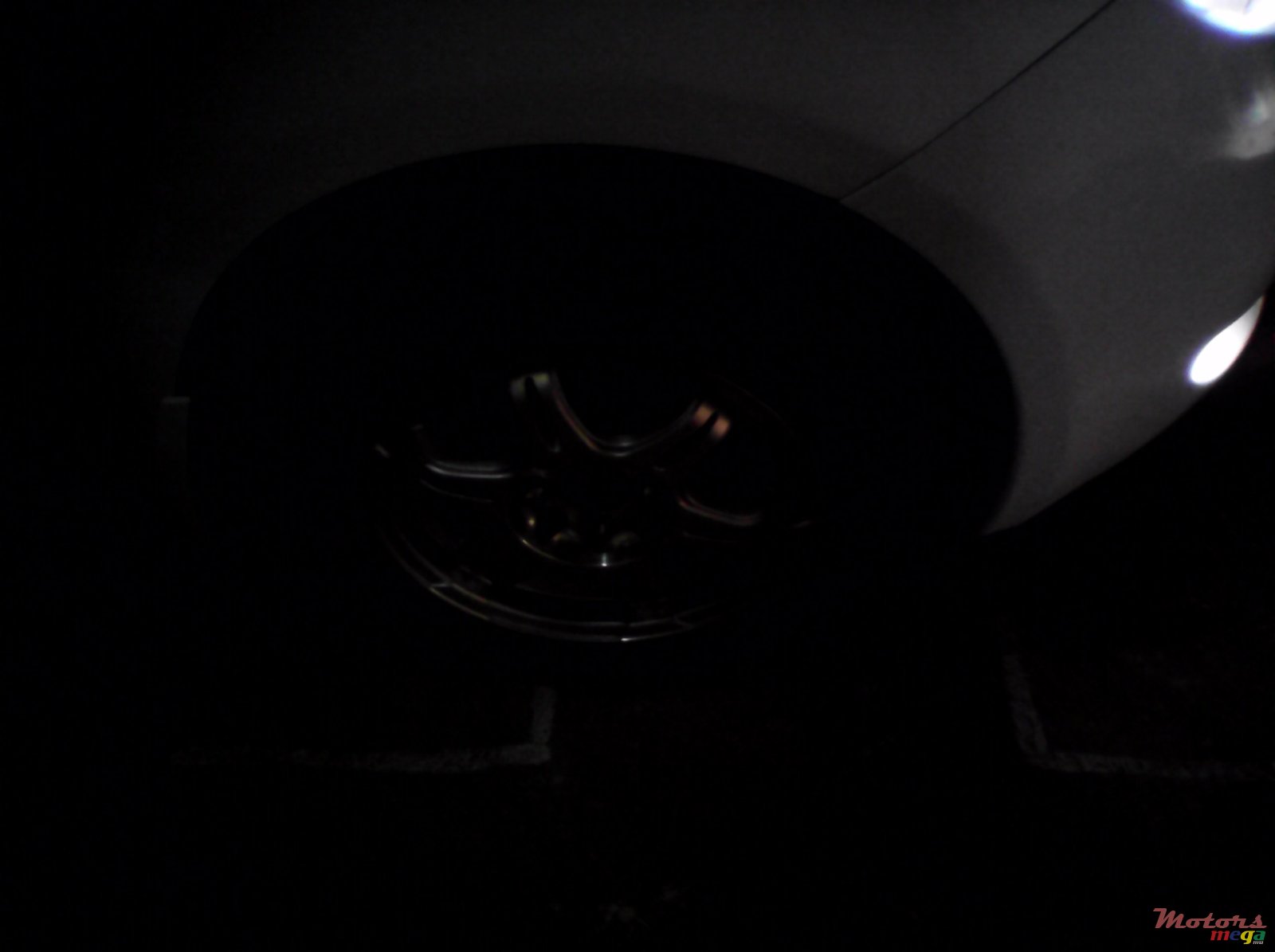 2007' Toyota Vitz photo #3