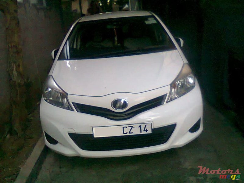 2014' Toyota Vitz photo #1