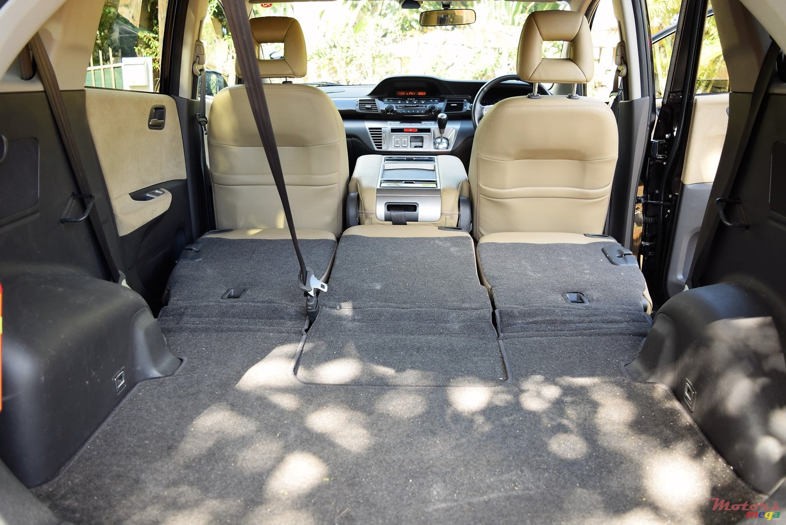 2009' Honda FR-V i-VTEC photo #6