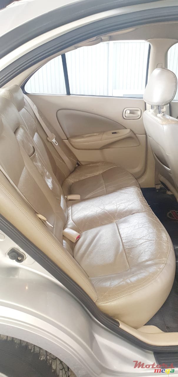 2004' Nissan Sima photo #6