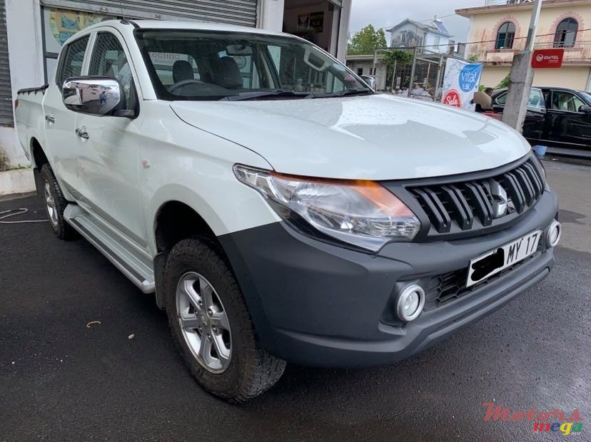 2017' Mitsubishi L 200 2.5L Turbocharged photo #4