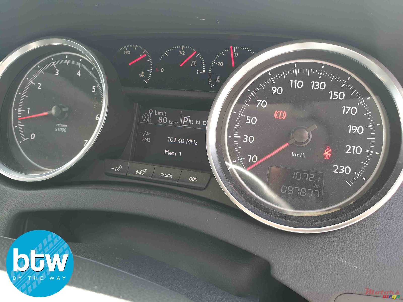 2012' Peugeot 508 Allure photo #7