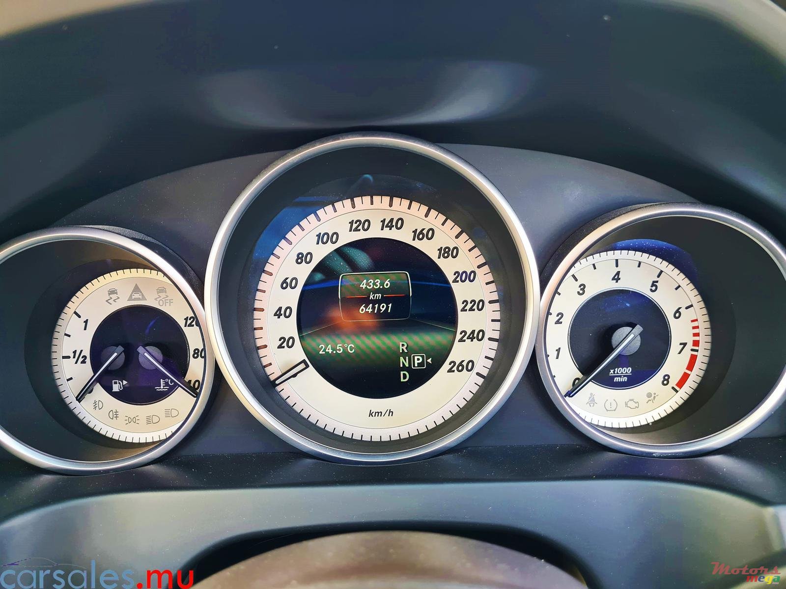 2014' Mercedes-Benz E-Class E250 Coupé CGI AMG photo #7