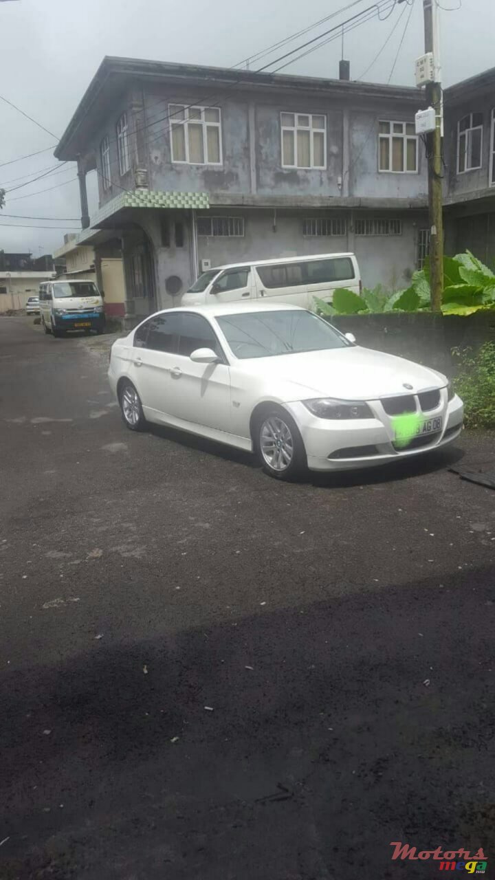 2008' BMW 320 photo #1