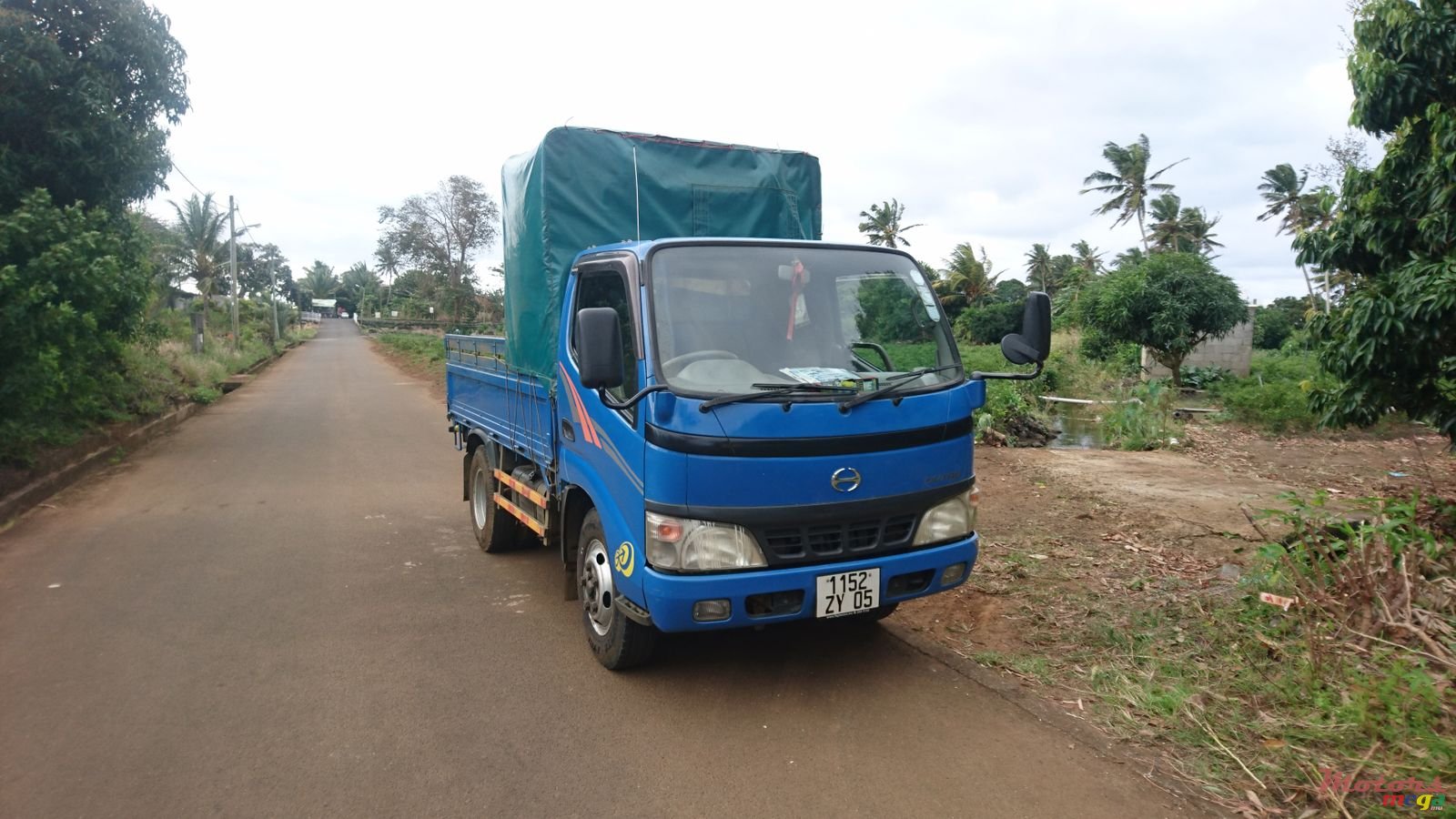 2005' Hino Dutro photo #1