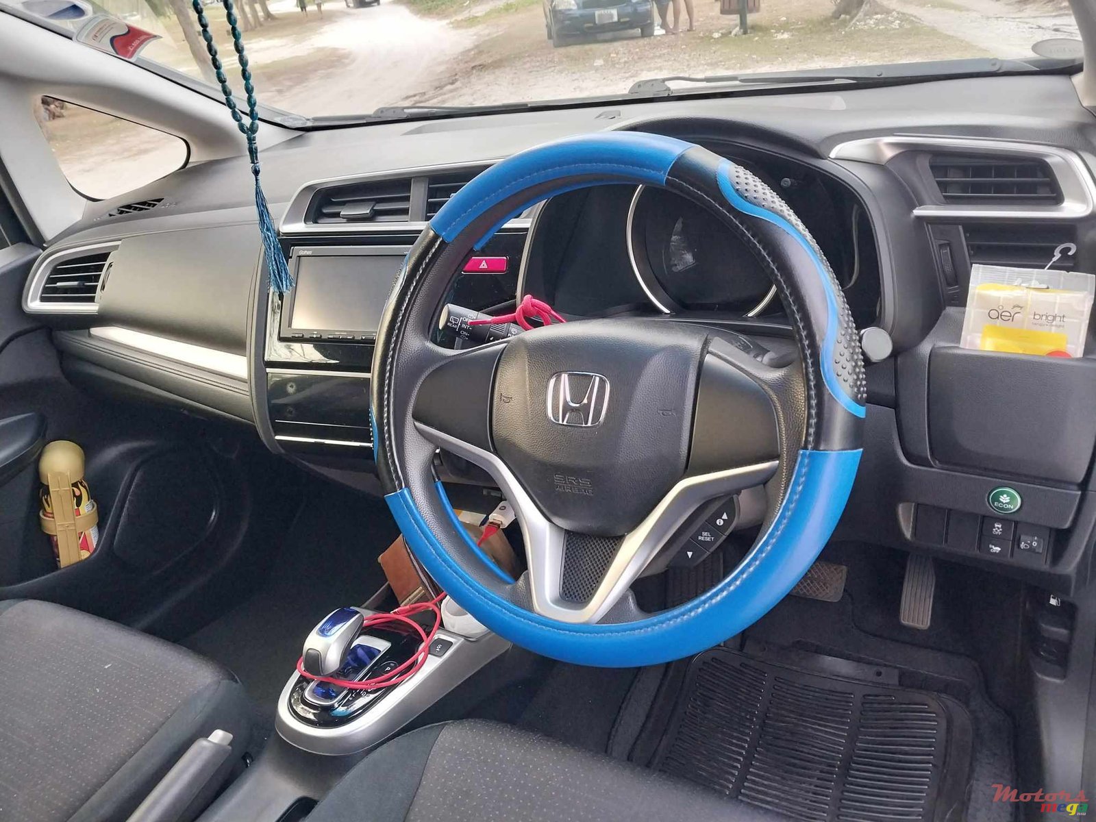 2014' Honda Fit Hybrid photo #4