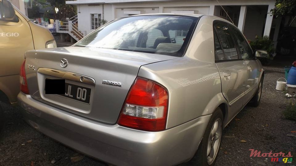 2000' Mazda 323 photo #4