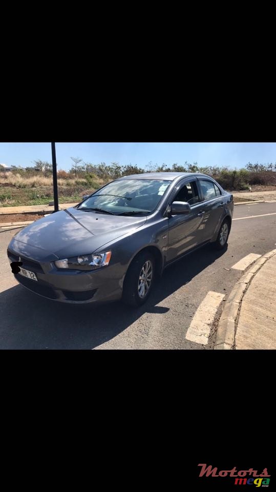 2012' Mitsubishi Lancer X photo #2