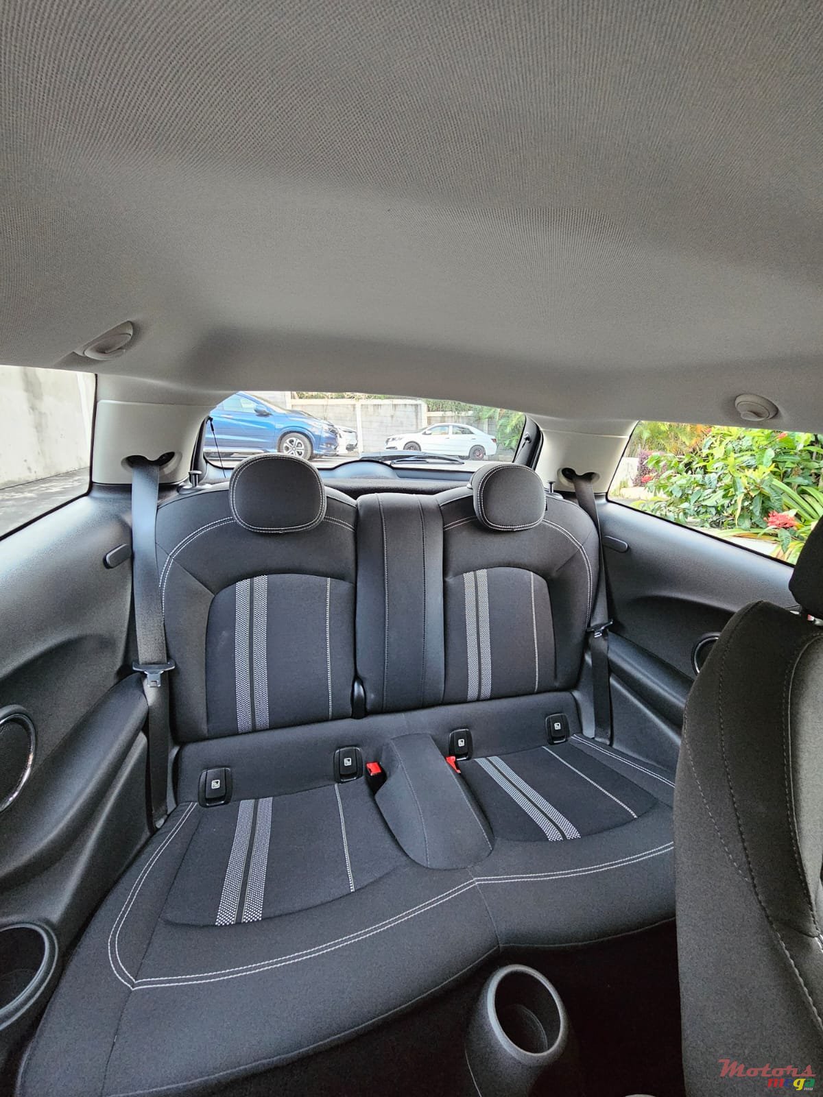 2020' MINI Cooper SE photo #4