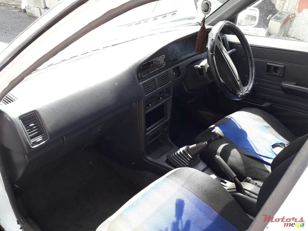 1988' Toyota Corolla photo #3
