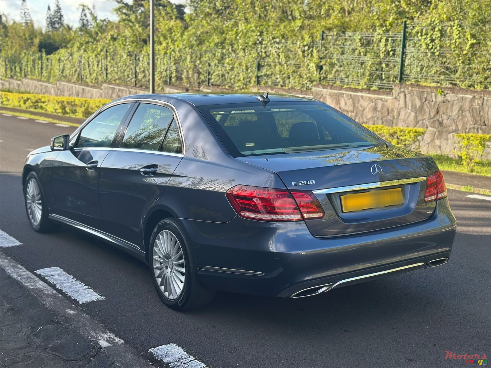 2016' Mercedes-Benz E200 photo #3