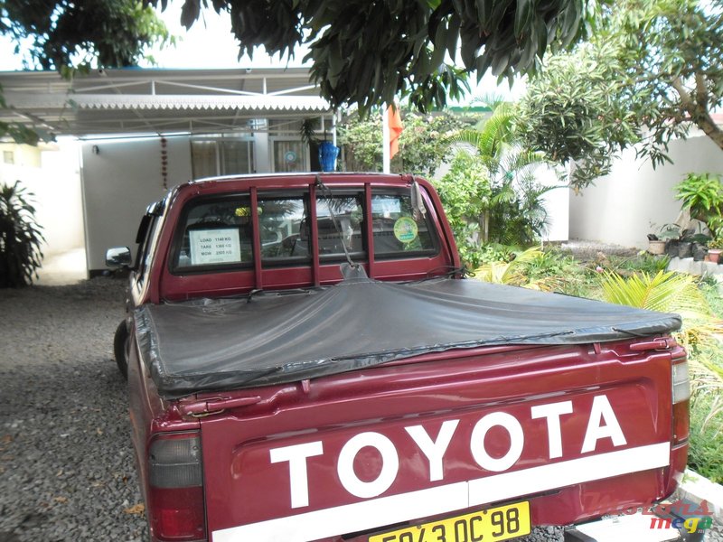 1998' Toyota Hilux photo #4