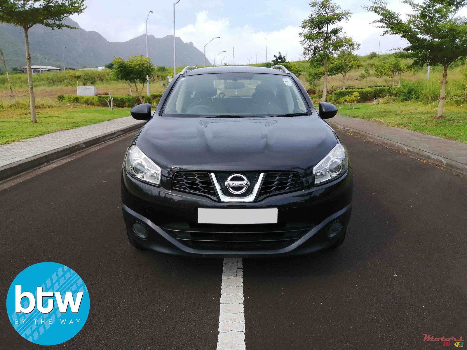 2013' Nissan Qashqai +2 photo #1
