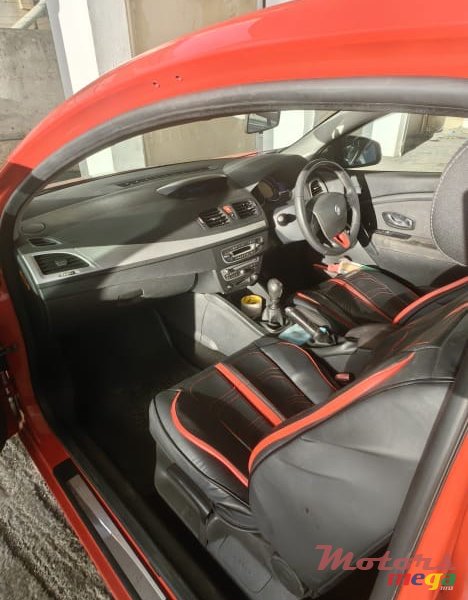 2010' Renault Megane photo #6