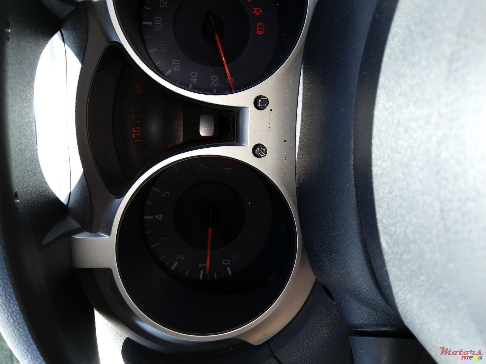 2012' Nissan Juke photo #5