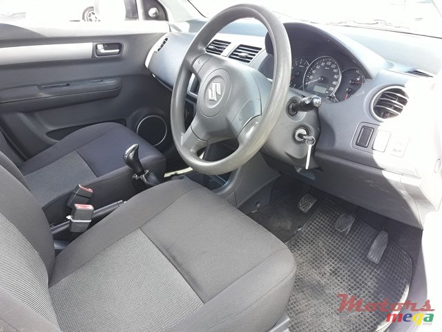 2008' Suzuki Swift photo #6