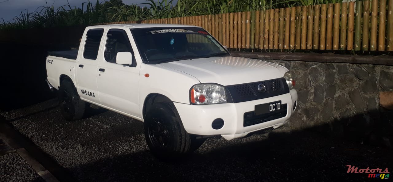 2010' Nissan Navara Japan photo #1