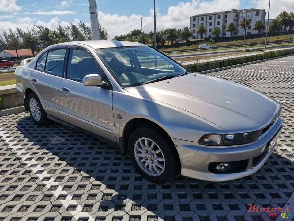 2004' Mitsubishi Galant photo #3