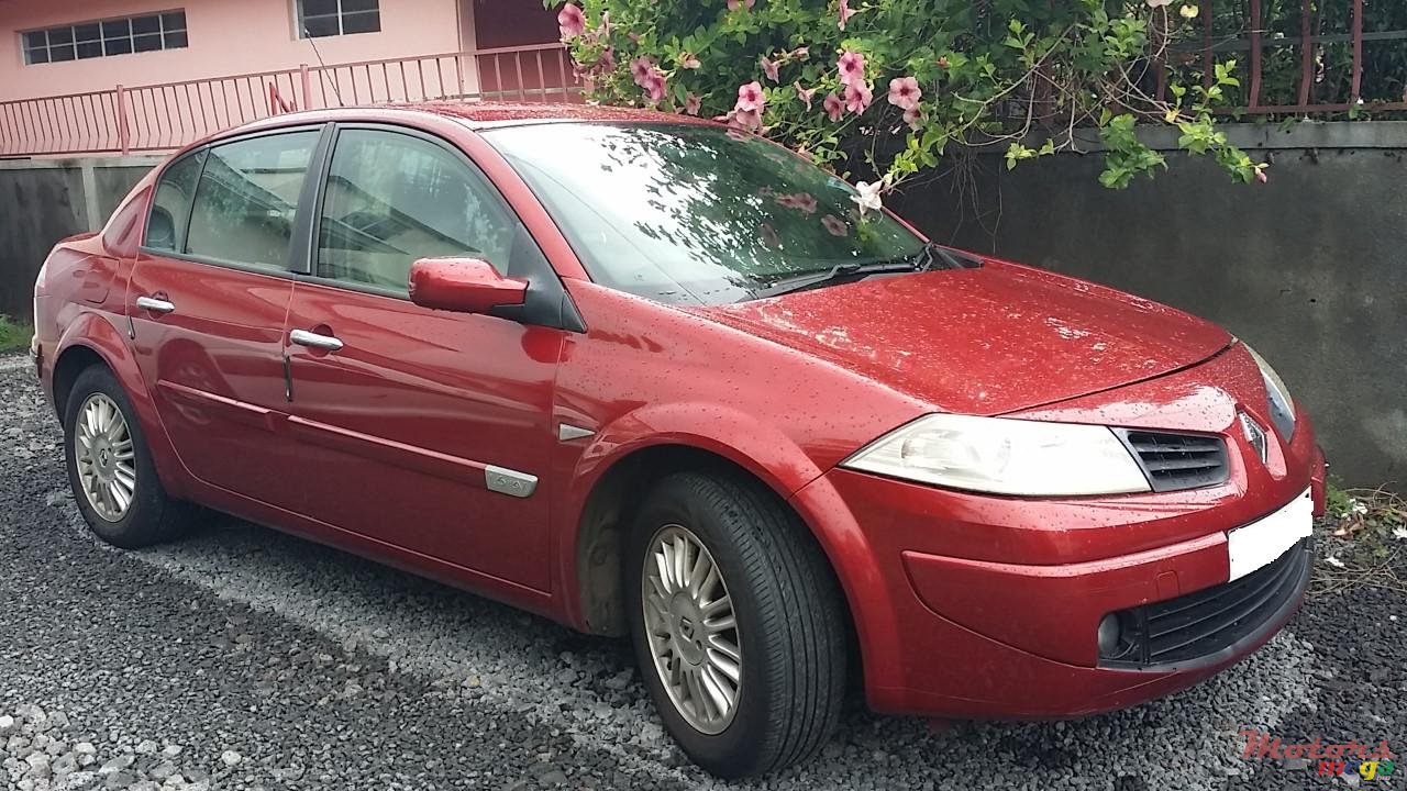 2006' Renault Megane photo #2