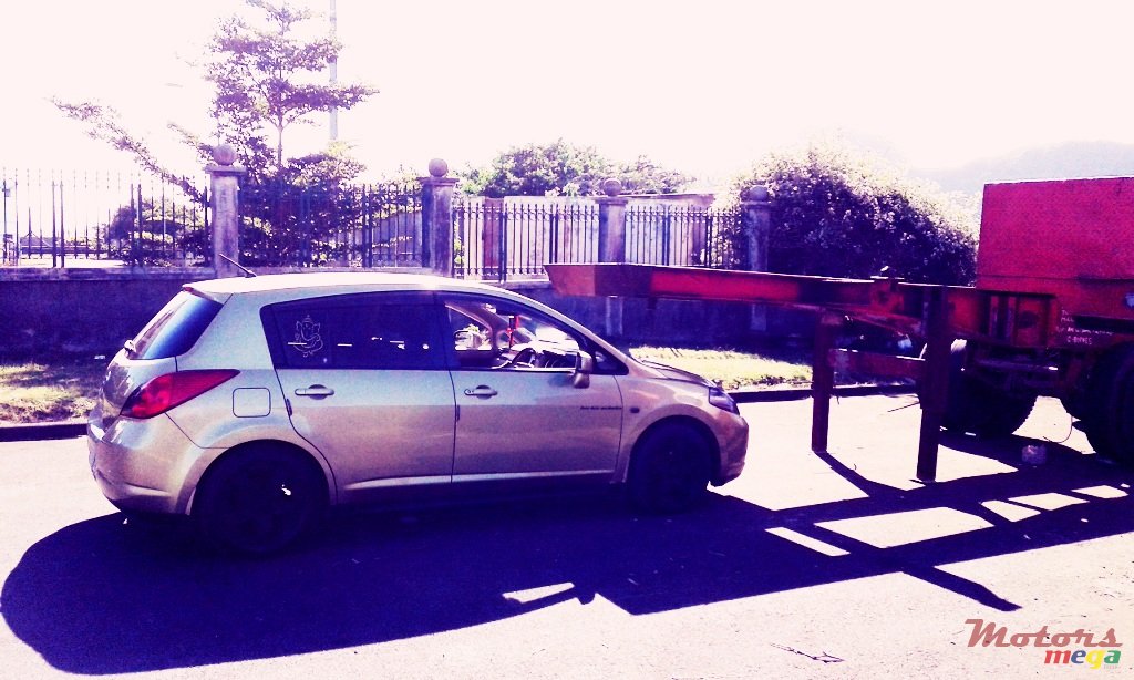 2006' Nissan Tiida photo #3