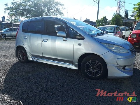 2005' Mitsubishi Colt photo #1