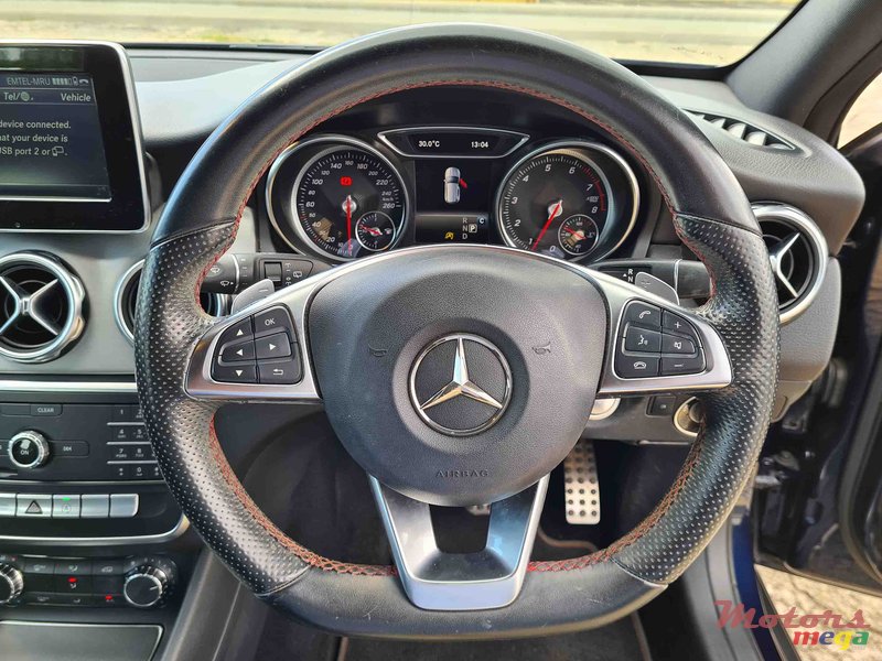 2017' Mercedes-Benz GLA-Class photo #6