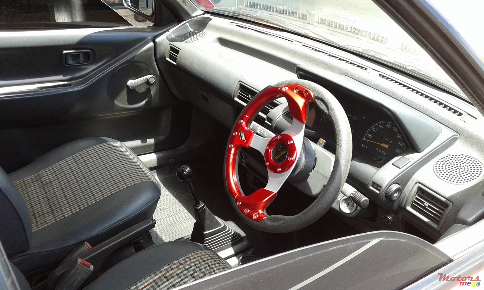 1990' Daihatsu Charade photo #3