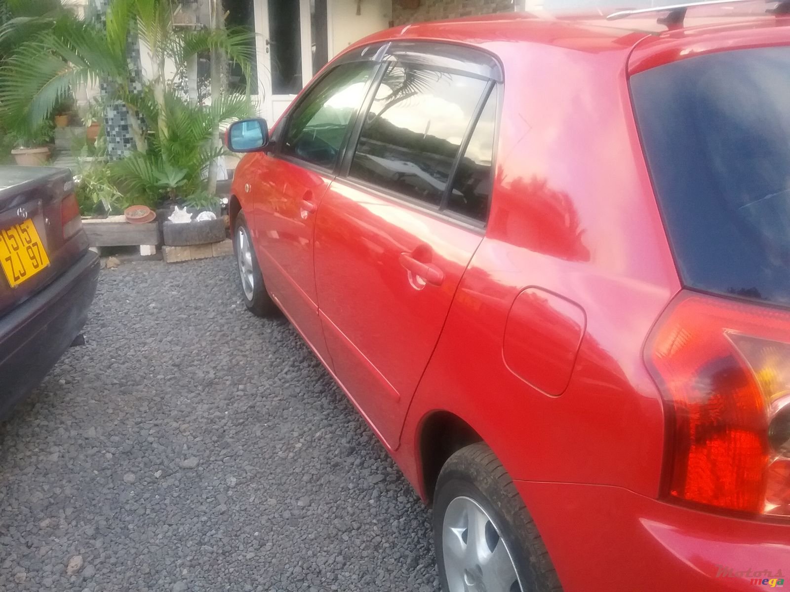 2004' Toyota photo #3