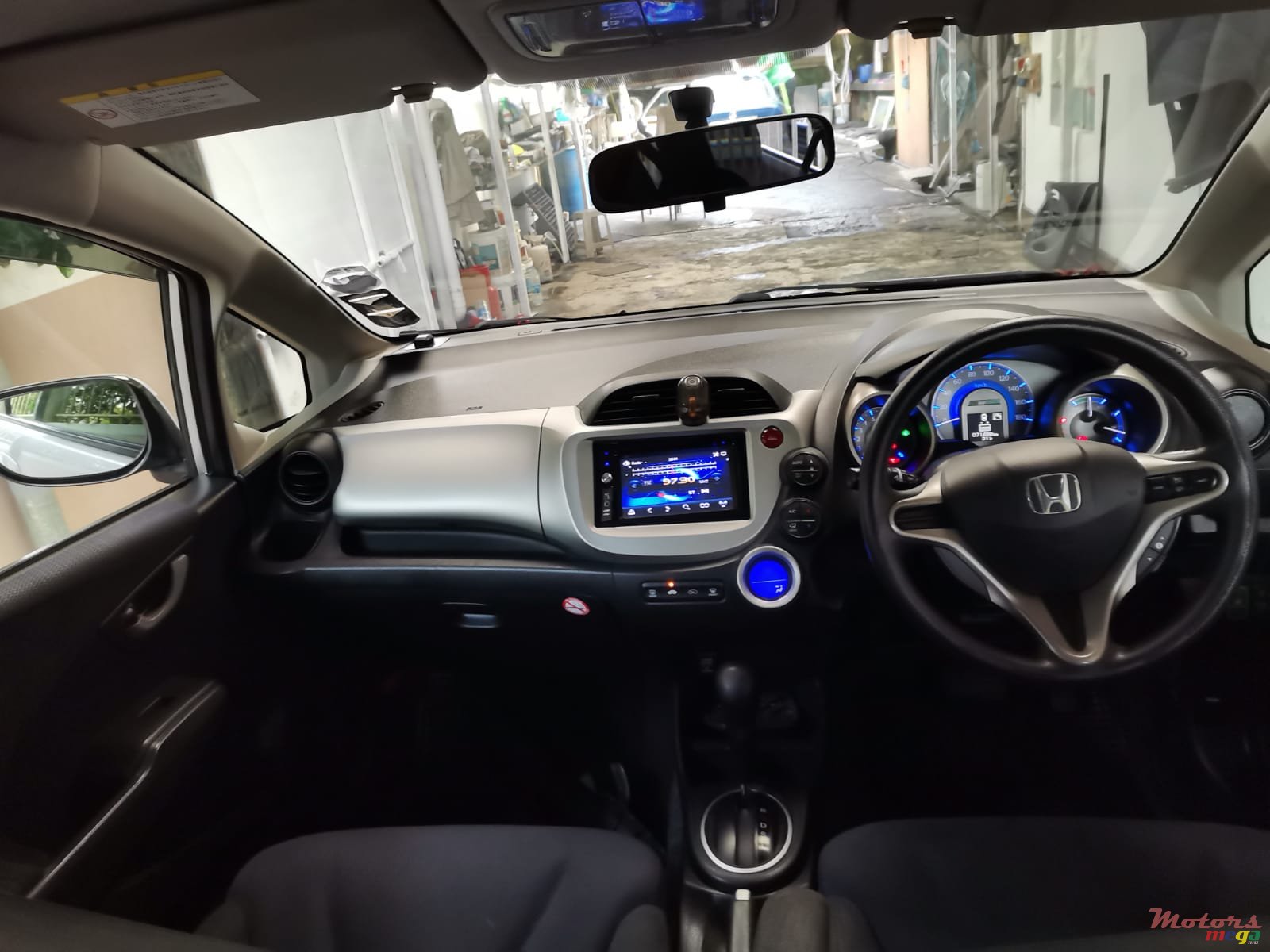 2012' Honda FIT Hybrid photo #3