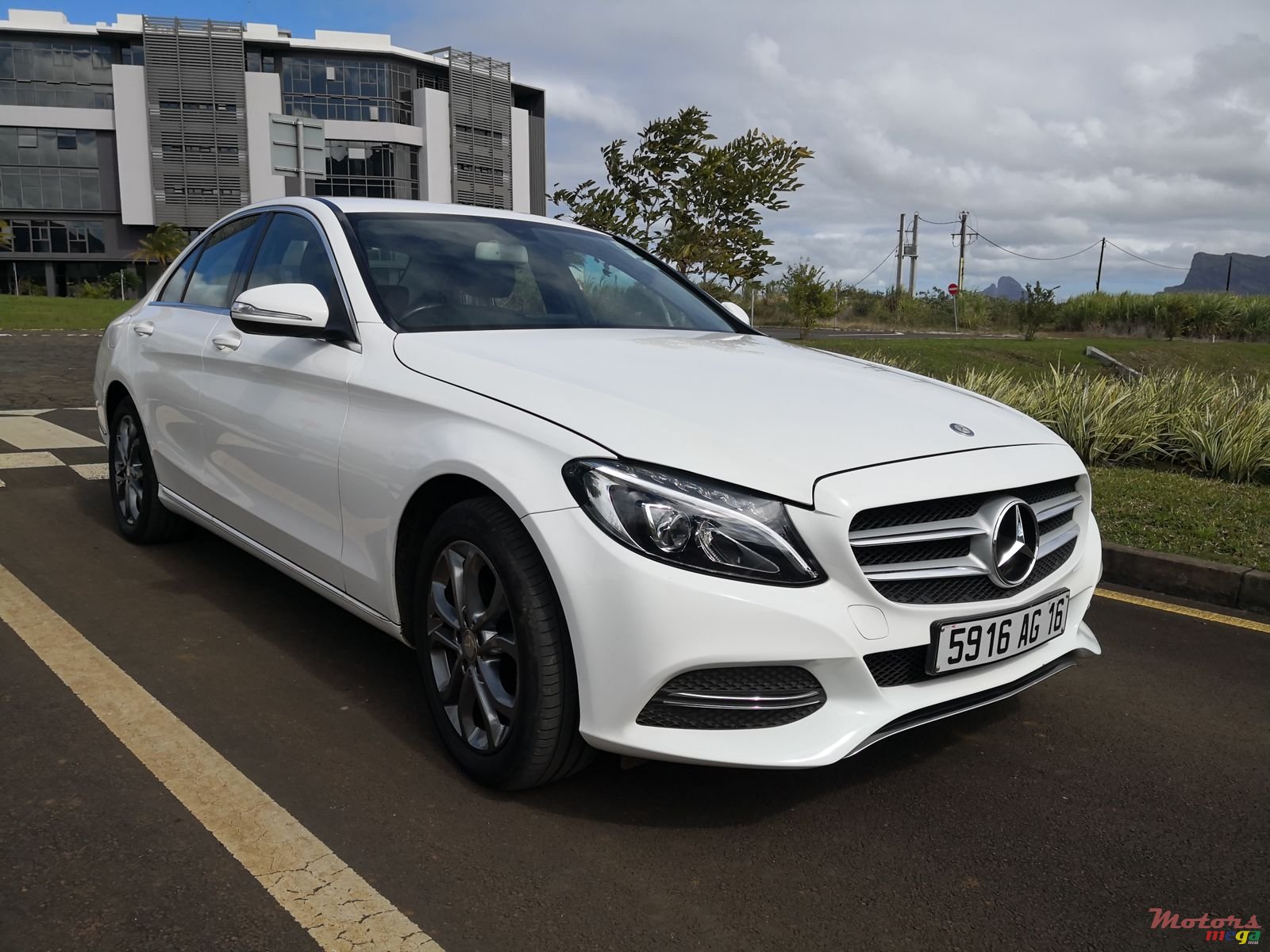 2016' Mercedes-Benz C-Class C 180 elegance photo #1