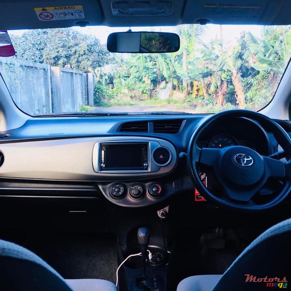 2012' Toyota Vitz None photo #6