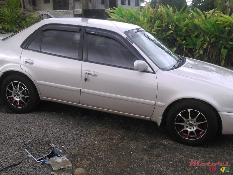 2000' Toyota Corolla photo #1