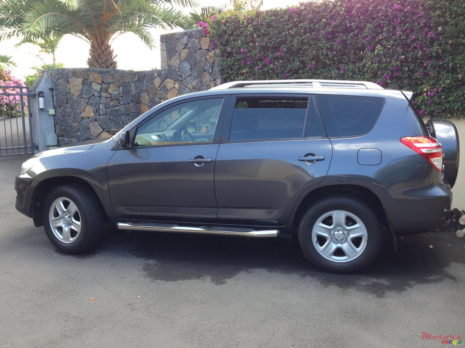 2012' Toyota RAV4 photo #1