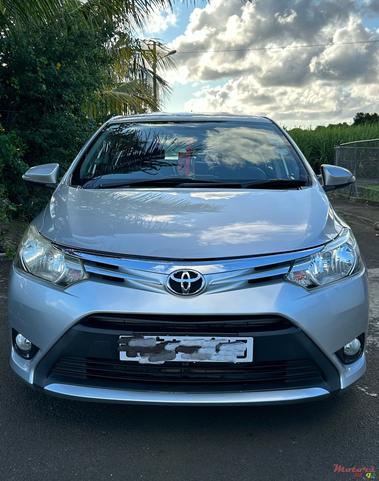 2013' Toyota Yaris photo #1