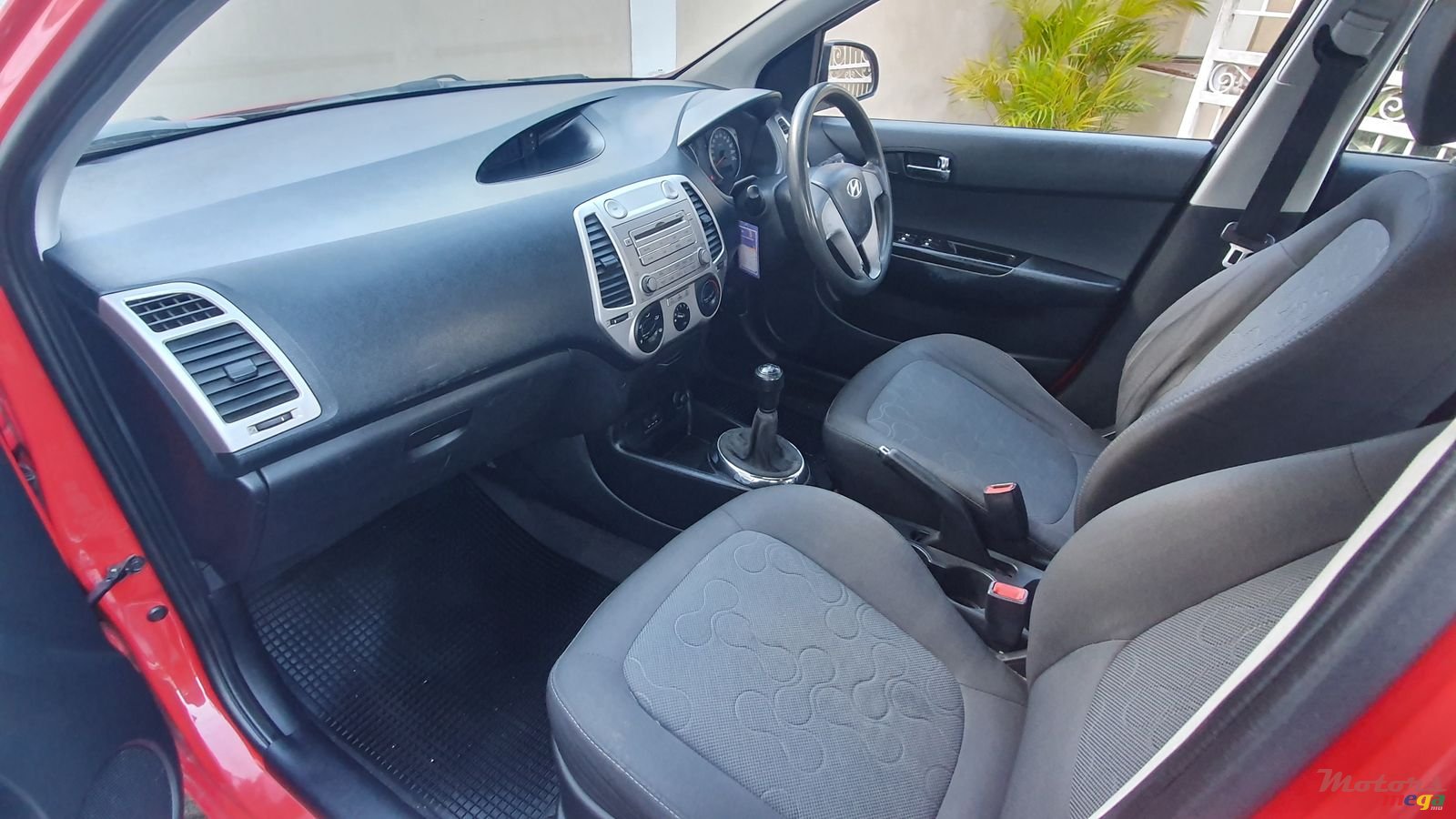 2012' Hyundai i20 I20 12 photo #6