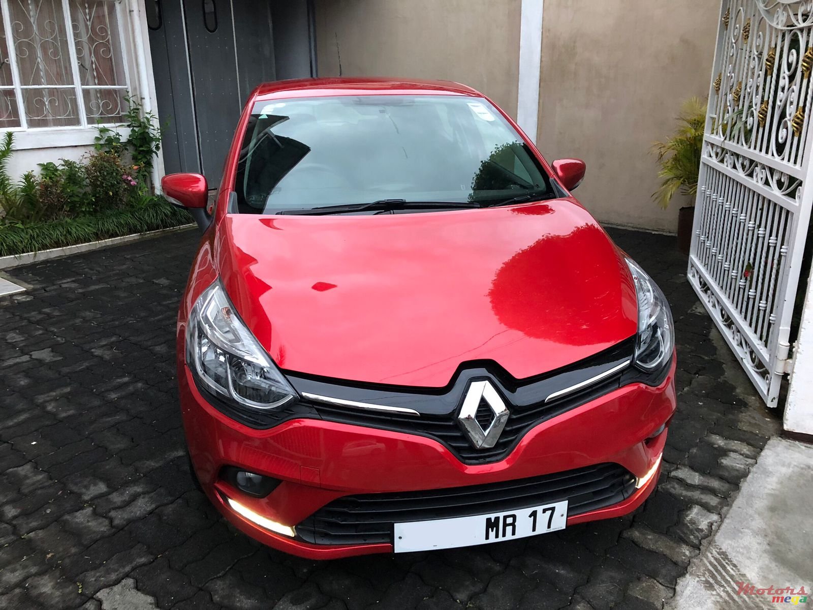 2017' Renault Clio 1.2 Automatic photo #4