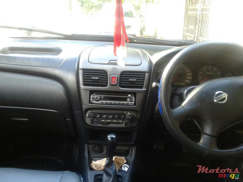 2004' Nissan Sunny photo #2