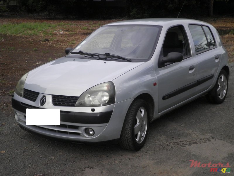 2002' Renault Clio 2 photo #1