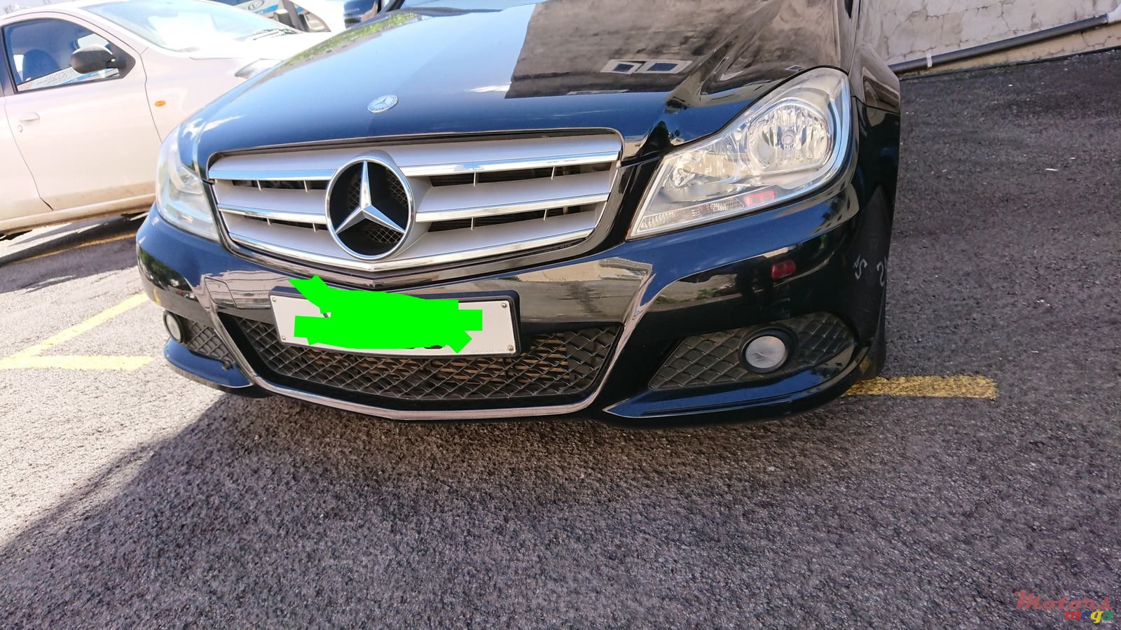 2011' Mercedes-Benz C-Class C180 photo #1