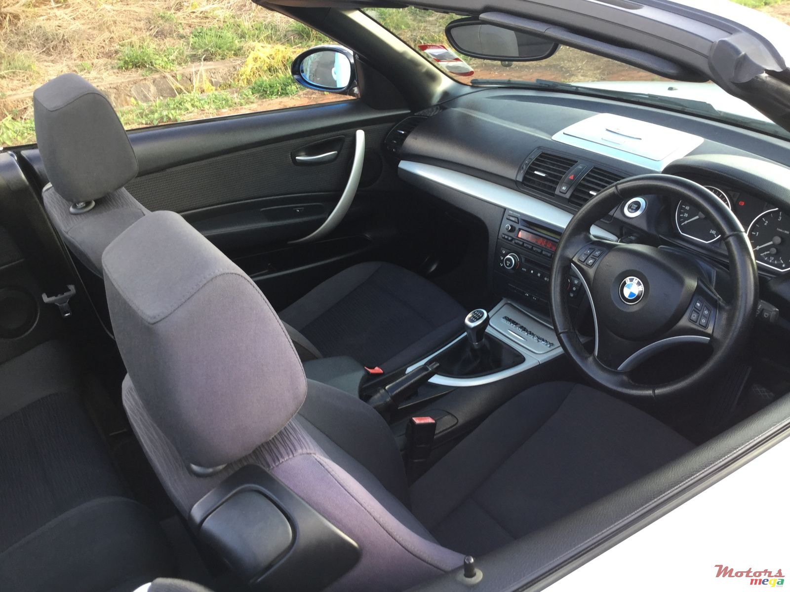 2009' BMW 120 Cabriolet photo #7