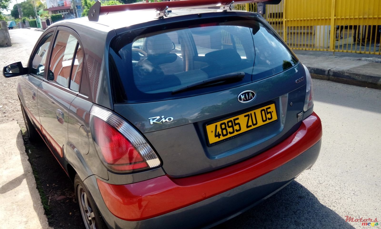 2005' Kia Rio photo #5