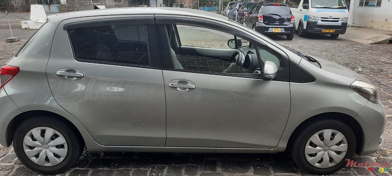 2015' Toyota Vitz photo #4