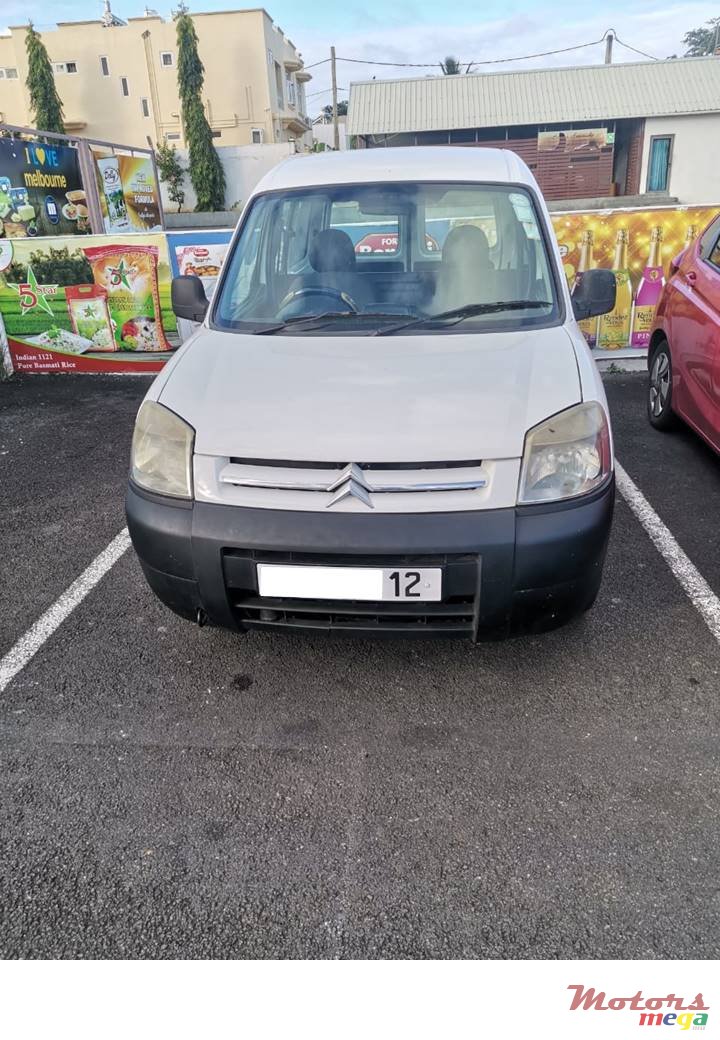 2012' Citroen Berlingo photo #1