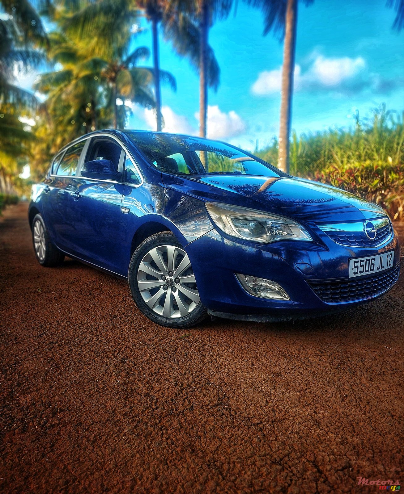 2012' Opel Astra None photo #1
